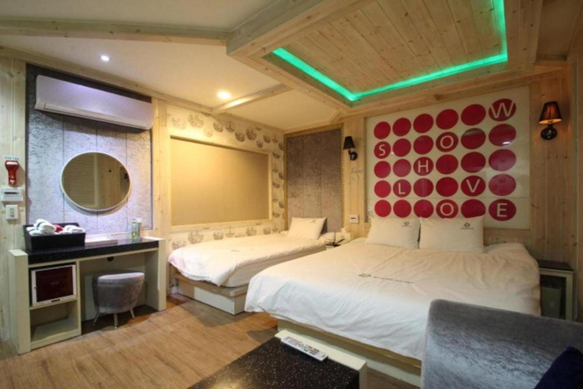 Show Hotel Haeundae ปูซาน ภายนอก รูปภาพ